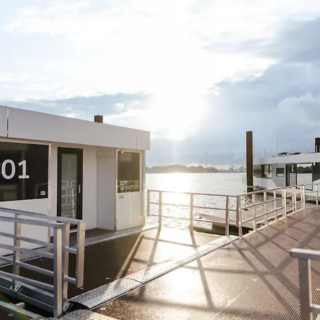 Hausboote Am Lankenauer Hoeft