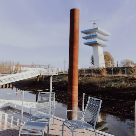 Hausboote Am Lankenauer Hoeft Botel