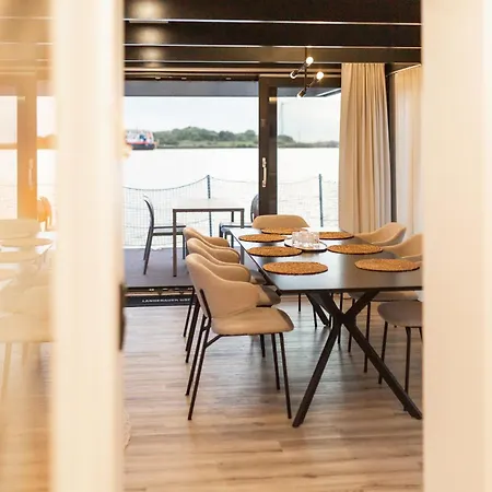 Hausboote Am Lankenauer Hoeft Båthotell *