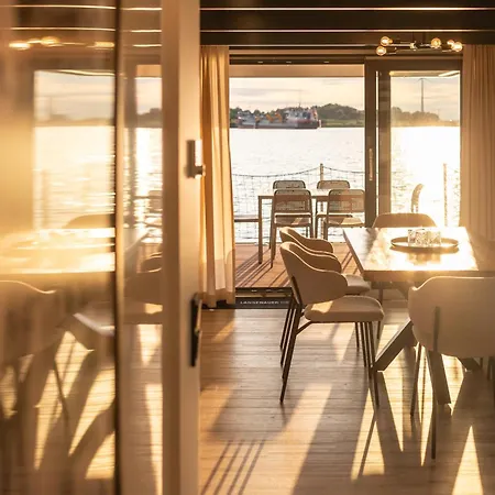 Hausboote Am Lankenauer Hoeft Båthotell *