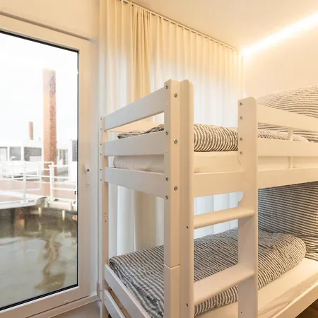 Ботель Hausboote Am Lankenauer Hoeft *