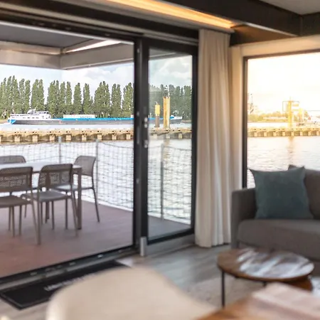 Hausboote Am Lankenauer Höft *
