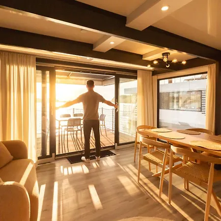 Hausboote Am Lankenauer Hoeft Hotel en barco *