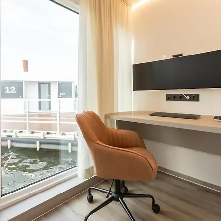 보트호텔 Hausboote Am Lankenauer Hoeft