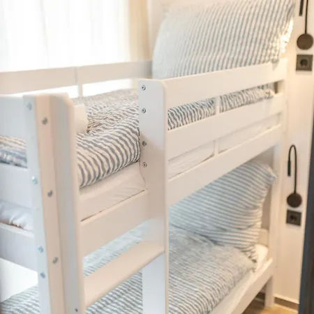 Hausboote Am Lankenauer Hoeft * Brema