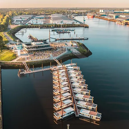 Hausboote Am Lankenauer Hoeft * Brema