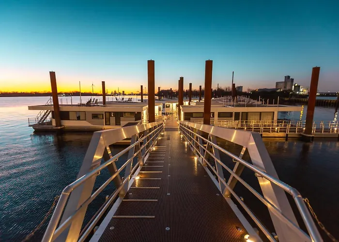 Hausboote Am Lankenauer Hoeft Tekne *