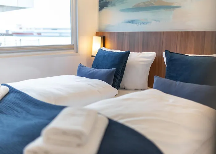 Hausboote Am Lankenauer Hoeft Tekne