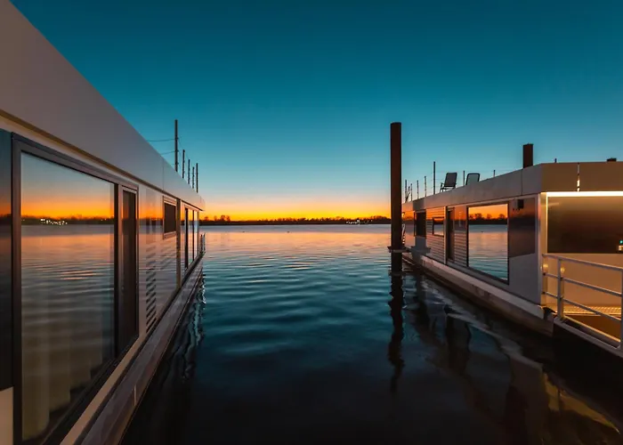 Hausboote Am Lankenauer Hoeft